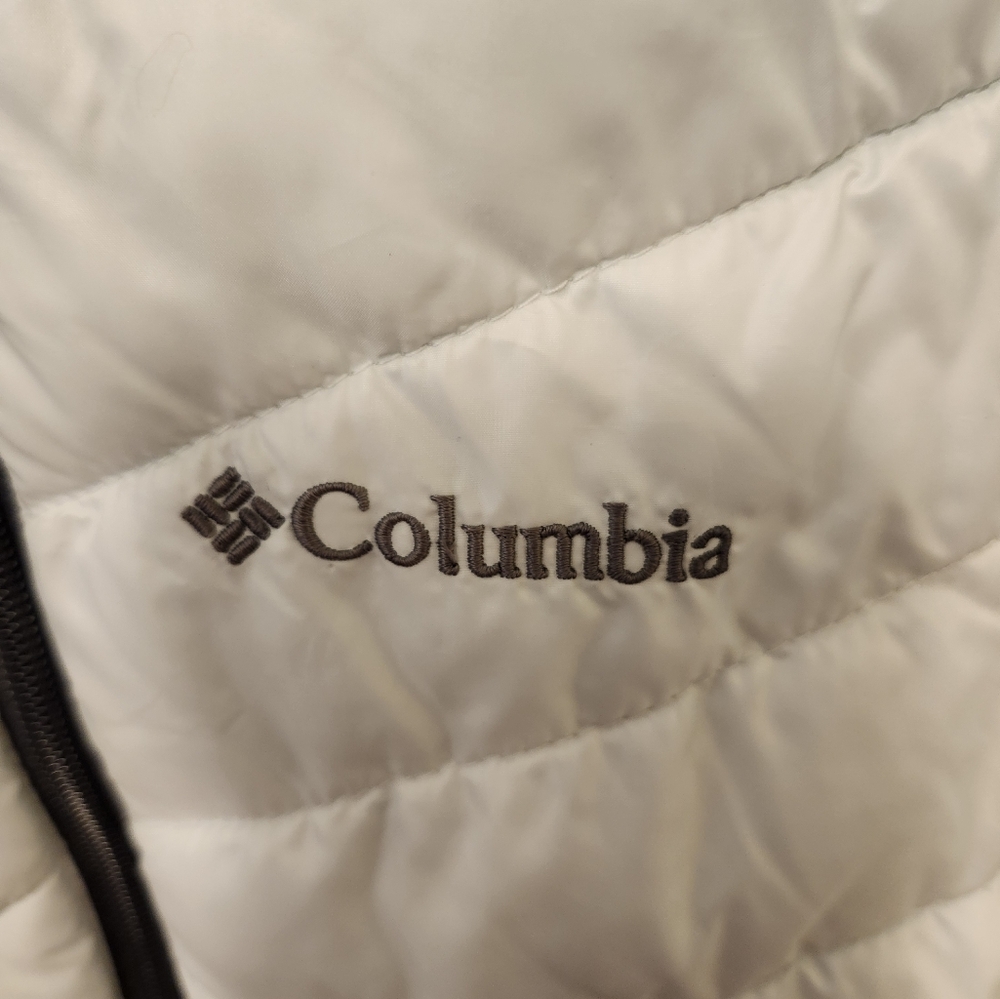 COLUMBIA Light Blue Quilted Jacket, Size L, VGUC, Slight discolored patch - Picture 2 of 8